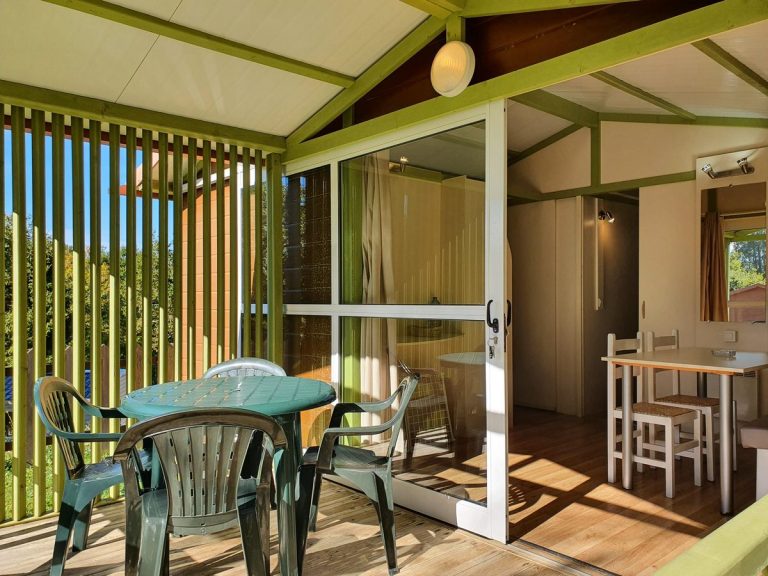 Porche detalle | Camping el Helguero - Cantabria